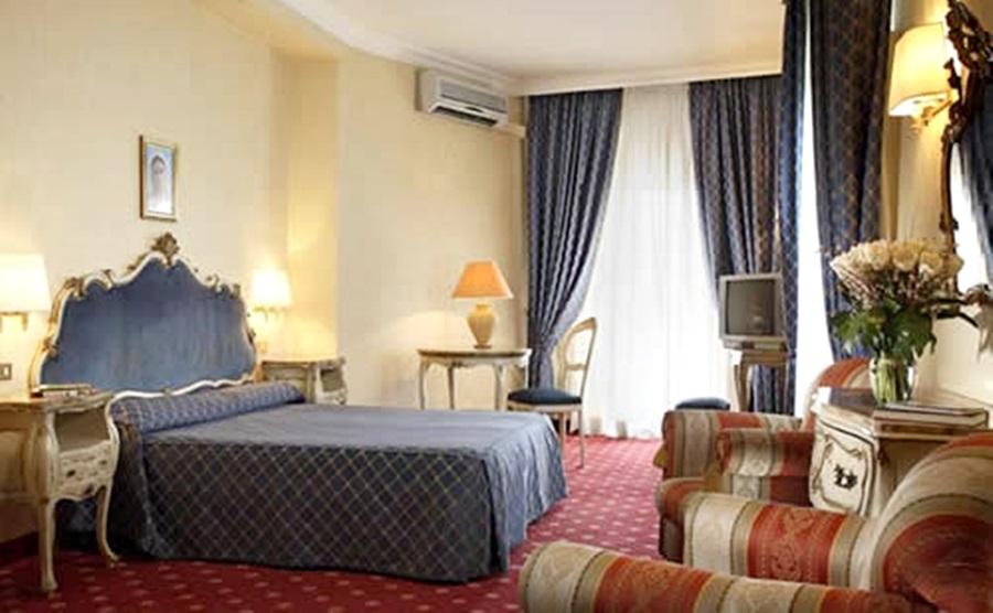 Eliseo Hotell 4*